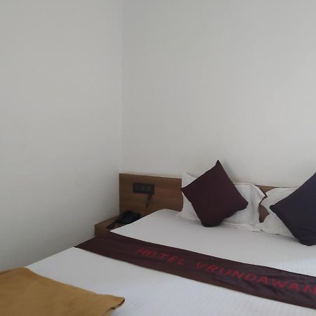 Hotel Vrundavan Pune Extérieur photo