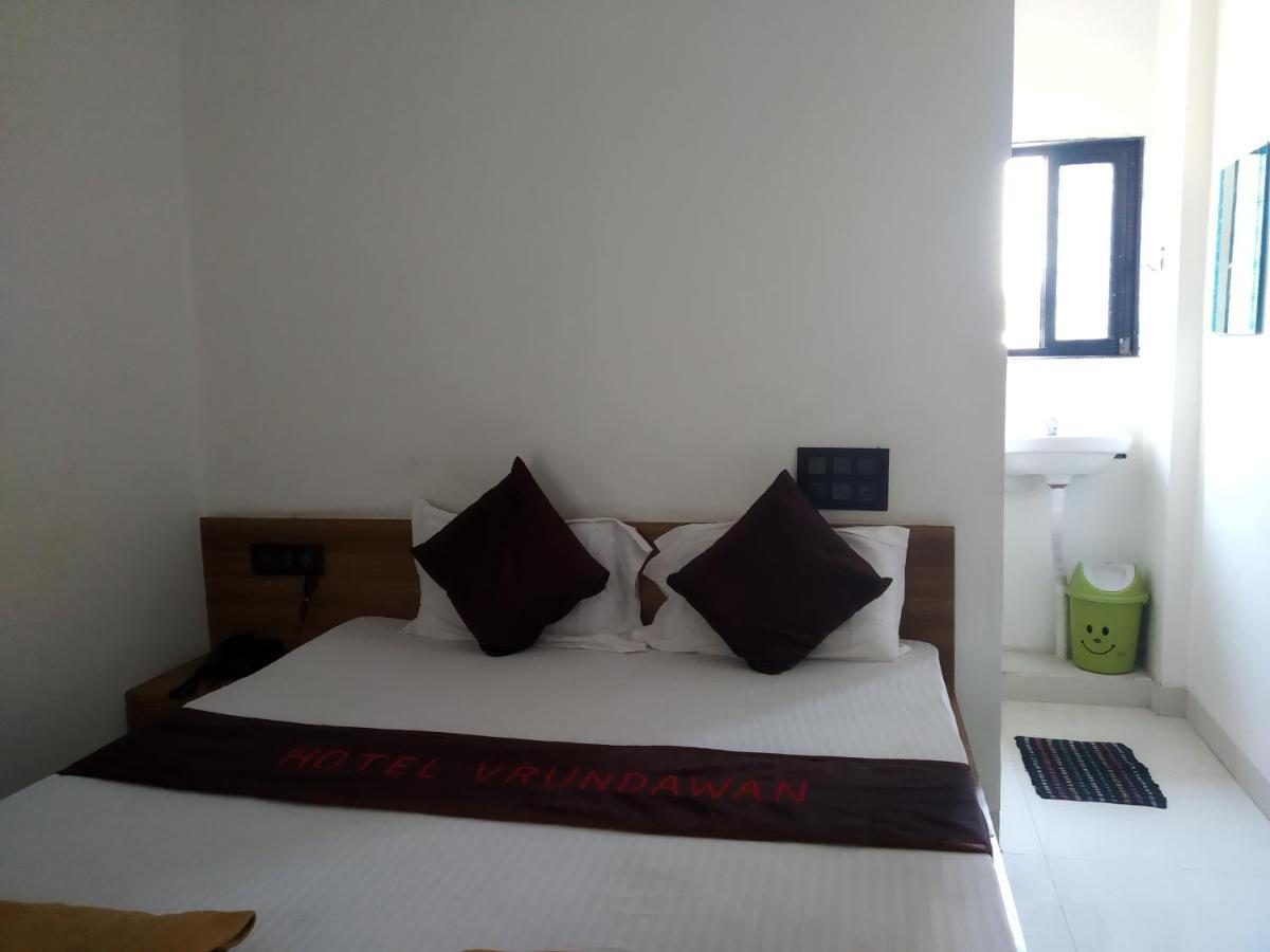 Hotel Vrundavan Pune Extérieur photo