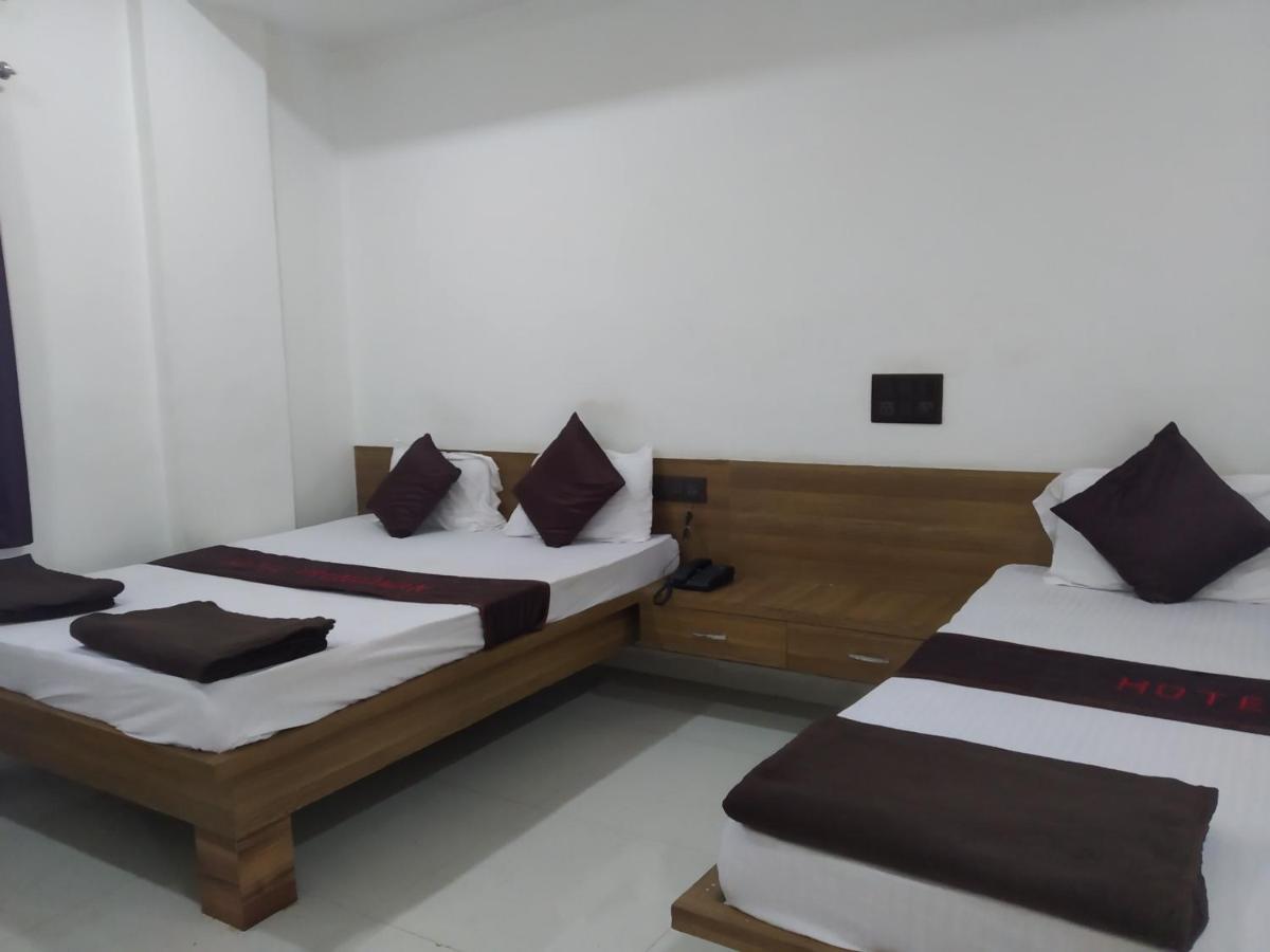 Hotel Vrundavan Pune Extérieur photo