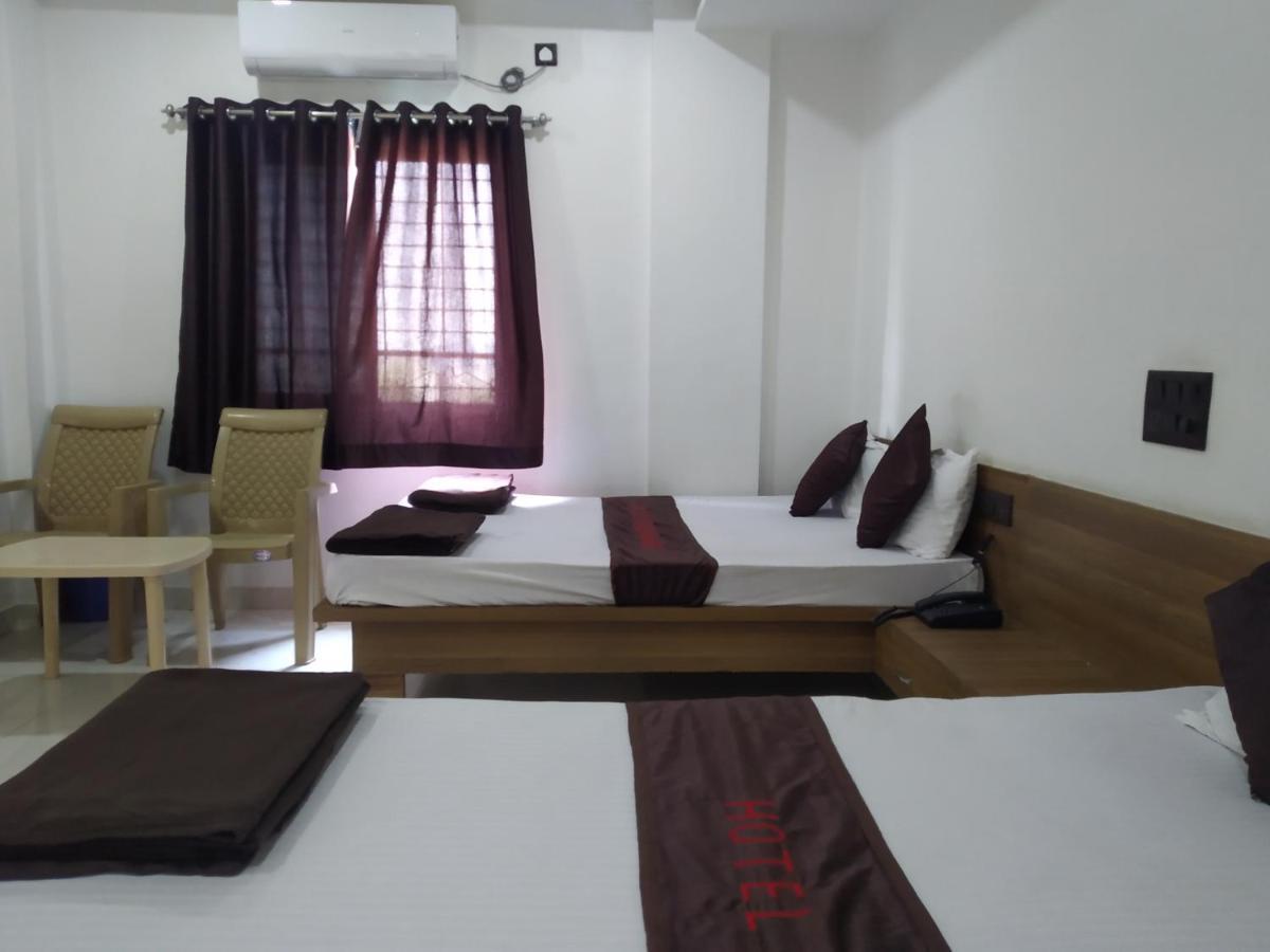 Hotel Vrundavan Pune Extérieur photo