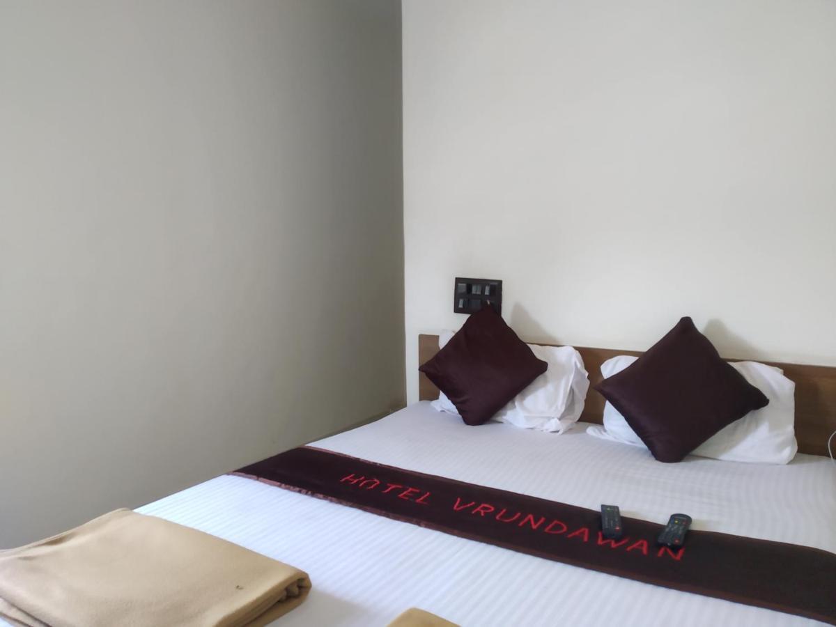 Hotel Vrundavan Pune Extérieur photo