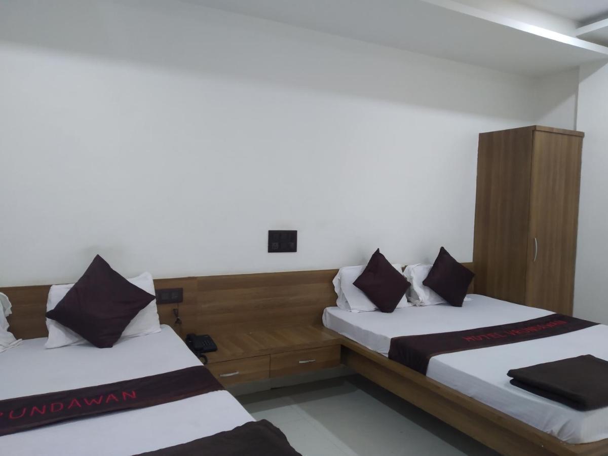 Hotel Vrundavan Pune Extérieur photo