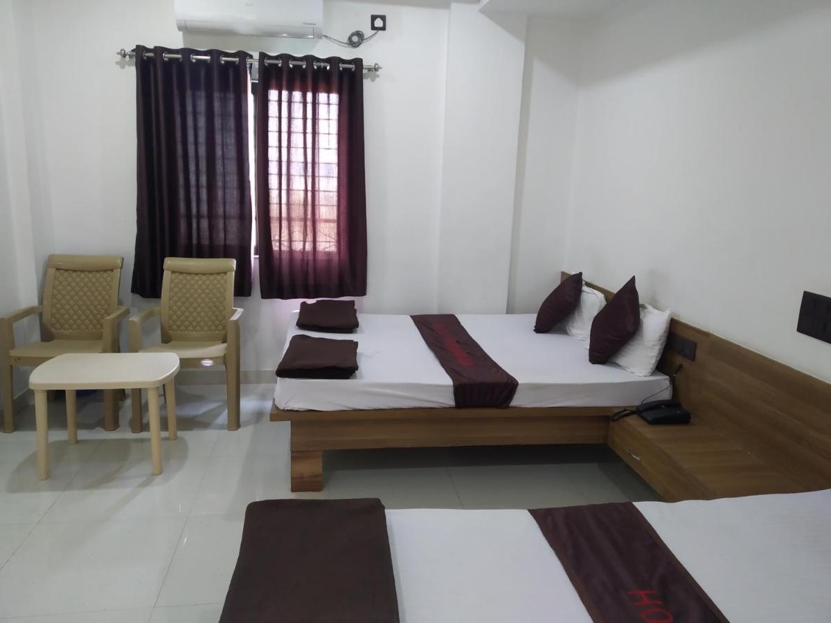 Hotel Vrundavan Pune Extérieur photo